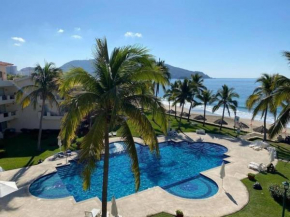 Beautiful Apt. w/ Pool and Direct Beach Access